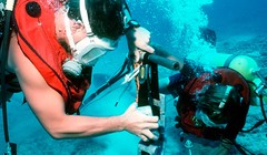 Tuyến cáp quang biển quốc tế AAG có tổng chiều dài 20.000 km và dung lượng thiết kế đạt đến 2 Terabit/giây. 