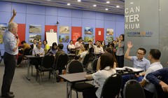 Cuộc thảo luận với các nhà nghiên cứu và người khởi nghiệp tại cuộc thi “Khởi nghiệp vì Môi trường”.