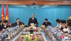 Thủ tướng đề nghị Bộ TT&TT nghiên cứu, cải tiến, đi đầu đổi mới tư duy, thử nghiệm cách làm mới.
