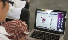 Doanh nghiệp đang phải chịu ảnh hưởng trực tiếp khi các thông tin bịa đặt về doanh nghiệp này bị phát tán một cách tràn lan không qua kiểm chứng trên Facebook. Ảnh minh họa.