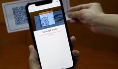 Việc sử dụng eSIM sẽ giải quyết được các hạn chế thường xảy ra với dòng SIM vật lý như: hỏng SIM, kẹt khay SIM... qua đó dần thay thế cho nanoSIM trên các thiết bị đời mới như điện thoại Apple iPhone XS.