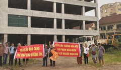 Việc chậm tiến độ nhiều năm và đội giá đã gây bức xúc cao độ cho các CBCS Báo CAND và người mua lại.