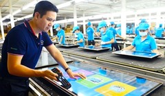 Từ vụ Asanzo, nhiều ý kiến cho rằng cần nhìn lại thế nào là 'hàng Việt Nam' và 'Made in Vietnam'.