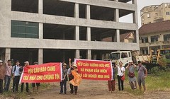 Việc chậm tiến độ nhiều năm và đội giá đã gây bức xúc cao độ cho các CBCS Báo CAND và người mua lại.