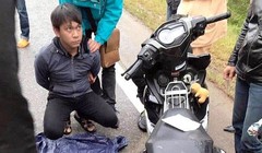 Một đối tượng bị bắt quả tang khi đang vận chuyển ma túy.