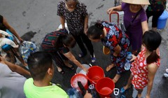 Hà Nội khuyến cáo người dân không sử dụng nguồn nước sông Đà.