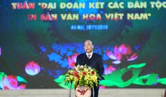 Thủ tướng Nguyễn Xuân Phúc dự và phát biểu tại chương trình khai mạc Tuần “Đại đoàn kết các dân tộc - Di sản Văn hóa Việt Nam” năm 2019.