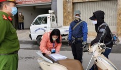 Ảnh minh họa
Chỉ một vài trường hợp vi phạm rất rõ ràng lỗi ra đường không vì mục đích thiết yếu thì mới cần phải xử phạt. 