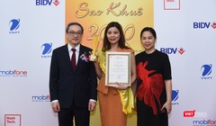 Thứ trưởng Phan Tâm trao giải thưởng Sao Khuê 2020.