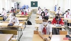 Học sinh tuân thủ các biện pháp phòng dịch COVID-19. Ảnh minh họa.