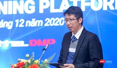 Ông Đặng Đức Thảo - Phó Giám đốc Trung tâm không gian mạng Viettel giới thiệu về nền tảng khai phá dữ liệu đầu tiên của người Việt.