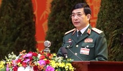 Thượng tướng Phan Văn Giang, Ủy viên Trung ương Đảng, Ủy viên Thường vụ Quân ủy Trung ương, Tổng Tham mưu trưởng Quân đội nhân dân Việt Nam, Thứ trưởng Bộ Quốc phòng phát biểu tại Đại hội. 