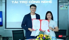 Đại diện GMO-Z.com Runsystem (bìa trái) và VINASA tại lễ ký kết.