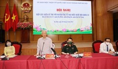 Tổng Bí thư Nguyễn Phú Trọng, Bí thư Quân uỷ Trung ương trình bày Chương trình hành động. 