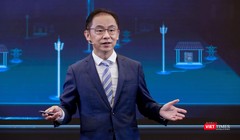 Ông Ryan Ding phát biểu tại diễn đàn Băng thông rộng di động toàn cầu 2021.