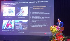 Ông Lê Nho Thông - Phó Giám đốc kinh doanh Công nghệ năng lượng số của Huawei Việt Nam - tại Hội nghị Quốc gia lần thứ XXIV về Điện tử, Truyền thông và Công nghệ Thông tin.