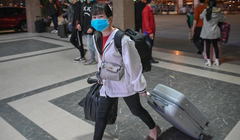 Một số tỉnh thành ra thông báo quy định về cách ly đối với bà con về quê ăn Tết.