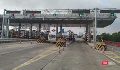 Chính phủ cho rằng, đến nay số phương tiện dán thẻ định danh để sử dụng dịch vụ thu phí ETC còn thấp, đạt khoảng 50% số phương tiện trên toàn quốc.