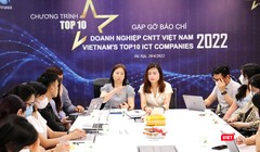 Bà Nguyễn Thị Thu Giang, Phó Chủ tịch kiêm Tổng thư ký VINASA chia sẻ với báo chí về chương trình "Top 10 doanh nghiệp CNTT Việt Nam" năm 2022.