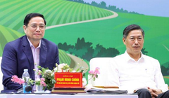 Thủ tướng Phạm Minh Chính và Bí thư Tỉnh ủy Sơn La Nguyễn Hữu Đông.