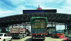 Trạm thu phí Pháp Vân - Cầu Giẽ. Ảnh: Thanh Hiếu.