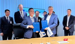 Chủ tịch HĐTV Tập đoàn VNPT Tô Dũng Thái và Tổng giám đốc Kinh doanh toàn cầu Tập đoàn Nokia Ricky Corker ký kết hợp tác giữa hai bên.