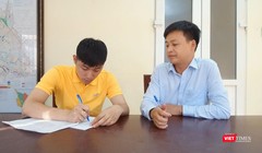 Các điều tra viên tiến hành điều tra, thu thập thông tin khảo sát về sự hài lòng của người dân