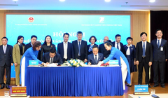 Lãnh đạo tỉnh Hà Giang chứng kiến ký kết chương trình hợp tác giữa Tập đoàn VNPT và UBND tỉnh Hà Giang.