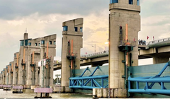 Cống Cái Lớn xây dựng trên sông Cái Lớn, cách cầu Cái Lớn 2,1km về hướng sông Hậu. (Ảnh: Dương Giang/TTXVN)