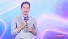 Cục trưởng Cục Phát thanh Truyền hình và Thông tin điện tử Lê Quang Tự Do trao đổi tại Ngày hội game Việt Nam 2023.