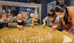 Sản phẩm tạo hình bằng tăm tre được các nghệ nhân dày công chuẩn bị. Ảnh: BOARC - Art of Bamboo