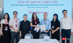 Ông Tạ Mạnh Hoàng - Chủ tịch DCCA (bên phải) và bà Nguyễn Thu Hằng - Giám đốc chiến lược EFE Media ký kết thỏa thuận hợp tác chiến lược.