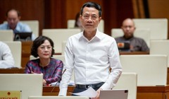 Bộ trưởng Bộ Thông tin và Truyền thông Nguyễn Mạnh Hùng phát biểu giải trình, làm rõ một số nội dung đại biểu Quốc hội nêu.