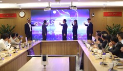 Nghi thức bấm nút khai trương Cổng thông tin điện tử sản phẩm, giải pháp khoa học, công nghệ, đổi mới sáng tạo và chuyển đổi số.