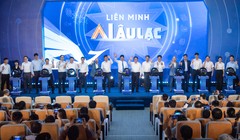 Hơn 20 thành viên đầu tiên của Liên minh AI Âu Lạc tại lễ ra mắt.