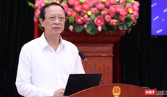 Thứ trưởng Thường trực Bộ Giáo dục và Đào tạo Phạm Ngọc Thưởng nhấn mạnh yếu tố đổi mới lớn nhất của kỳ thi tốt nghiệp THPT 2025 là chuyển từ đánh giá kiến thức sang đánh giá năng lực.