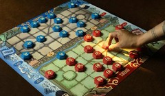 Bàn cờ “Rạch đôi sơn hà” tái hiện giai đoạn Trịnh - Nguyễn phân tranh, vừa độc đáo vừa giàu tính giáo dục.