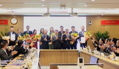 Lãnh đạo Bộ KH&CN chụp ảnh lưu niệm với các cán bộ được điều động, bổ nhiệm.