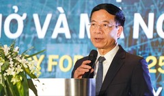 Bộ trưởng Nguyễn Mạnh Hùng khẳng định nhiều quốc gia đã tuyên bố chỉ mua công nghệ khi công nghệ là mở, nhất là khi các công nghệ đó dùng để xây dựng các hạ tầng nền tảng trọng yếu quốc gia.