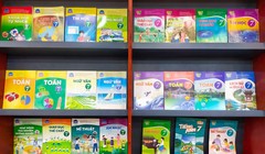 Giá sách giáo khoa tăng gấp 2-3 lần gây bức xúc