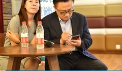CEO Samsung bị bắt quả tang đang công khai sử dụng Galaxy Note 9 (Ảnh: Sammobile)