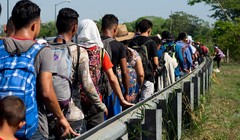 Dòng người di cư đổ tới Mỹ khiến chính quyền Trump phẫn nộ (ảnh: Fox News)