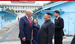 Lãnh đạo Mỹ, Triều cười nói khi có cuộc gặp tại Panmunjom hôm 30/6/2019 (Ảnh: KCNA)