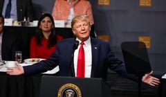 Tổng thống Trump phát biểu tại CLB Kinh tế tại New York (Ảnh: CNBC)