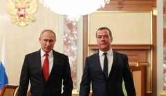 Tổng thống Nga Vladimir Putin và cựu Thủ tướng Dmitry Medvedev (Ảnh: RT)