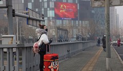 Hơn 100 người chết do nCoV trong vòng 24 giờ qua (Ảnh: NYPost)