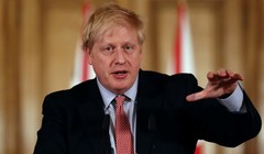 Chiến lược chặn dịch COVID-19 của Thủ tướng Anh Boris Johnson gây nhiều tranh cãi (Ảnh: The Sun)