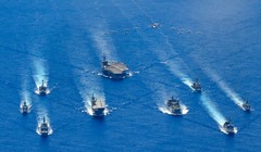 Hình ảnh cuộc tập trận chung giữa hải quân Mỹ, Nhật Bản và Australia trên biển Philippines ngày 21/7 (Ảnh: US Navy)