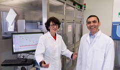 Cặp vợ chồng đứng đằng sau sự thành công của vaccine ngừa COVID-19 của Pfizer (Ảnh: DailyMail)