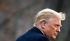 Tổng thống Trump ký duyệt gói cứu trợ COVID-19 (Ảnh: NPR)